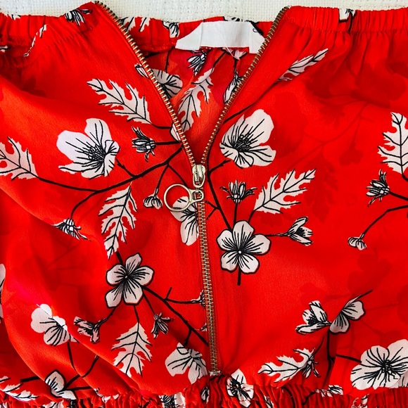 Red Off-the-Shoulder Crop Top with Front Zipper - Picture 2 of 3